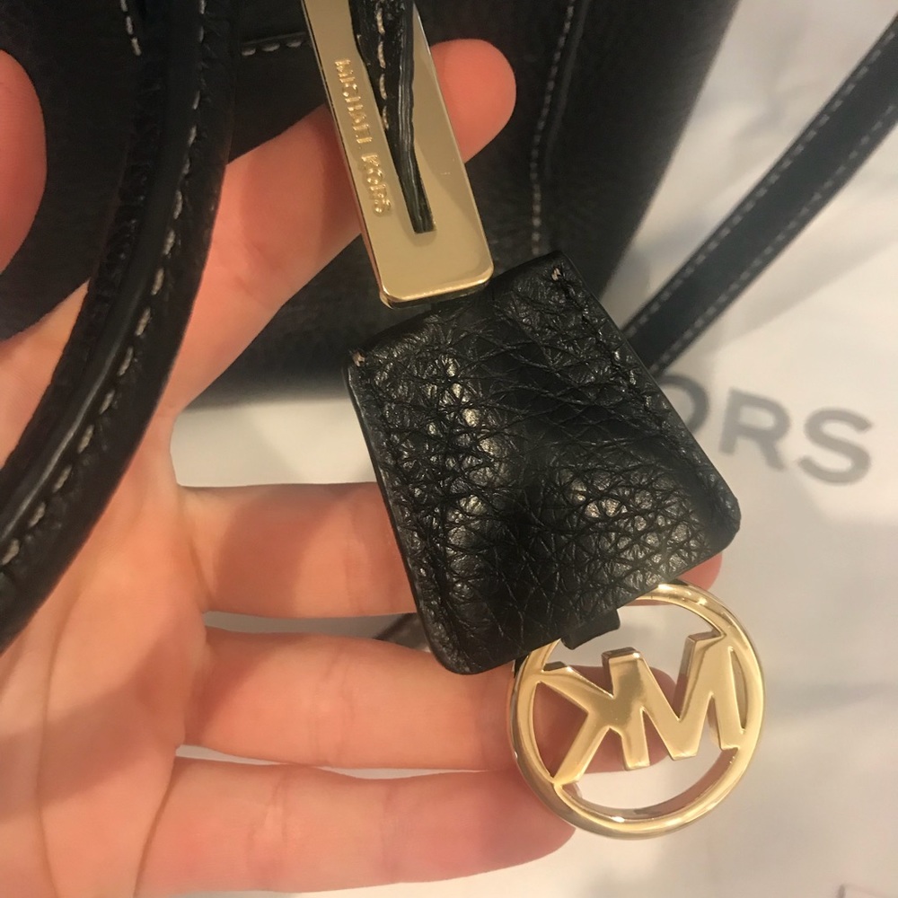 Michael Kors Authentic Purse (Satchel/Crossbody) - Picture 7 of 8